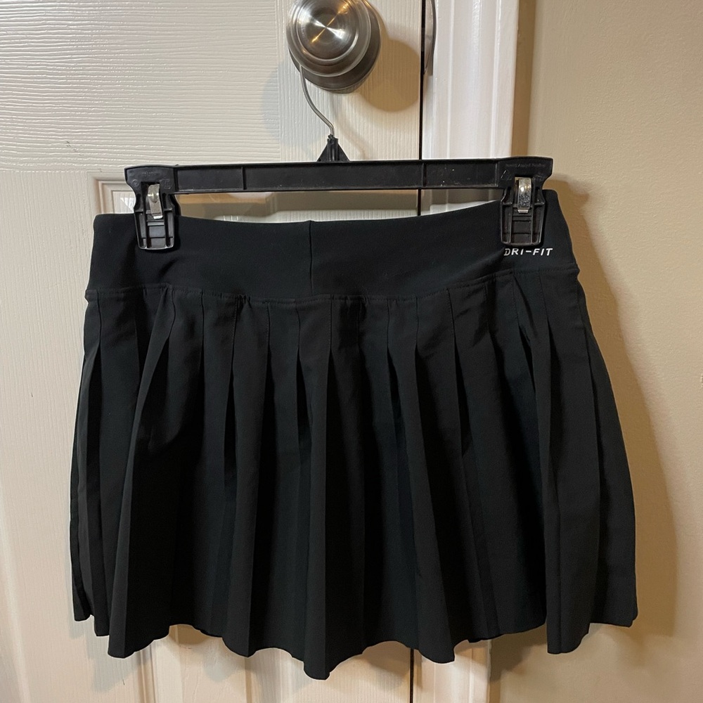 Nike Black Pleated Skater Tennis Skirt - Picture 2 of 3